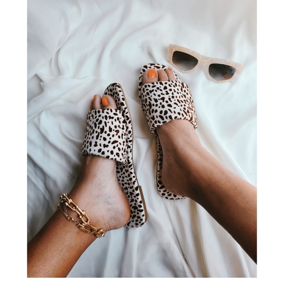 Shoes - 🆕️The Island Gal// Leopard Print Sandal
